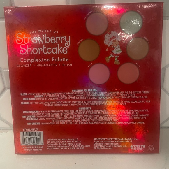 🛍️ Strawberry Shortcakes Complexion Palette - Bronzer, Highlighter, & Blush - Picture 5 of 7